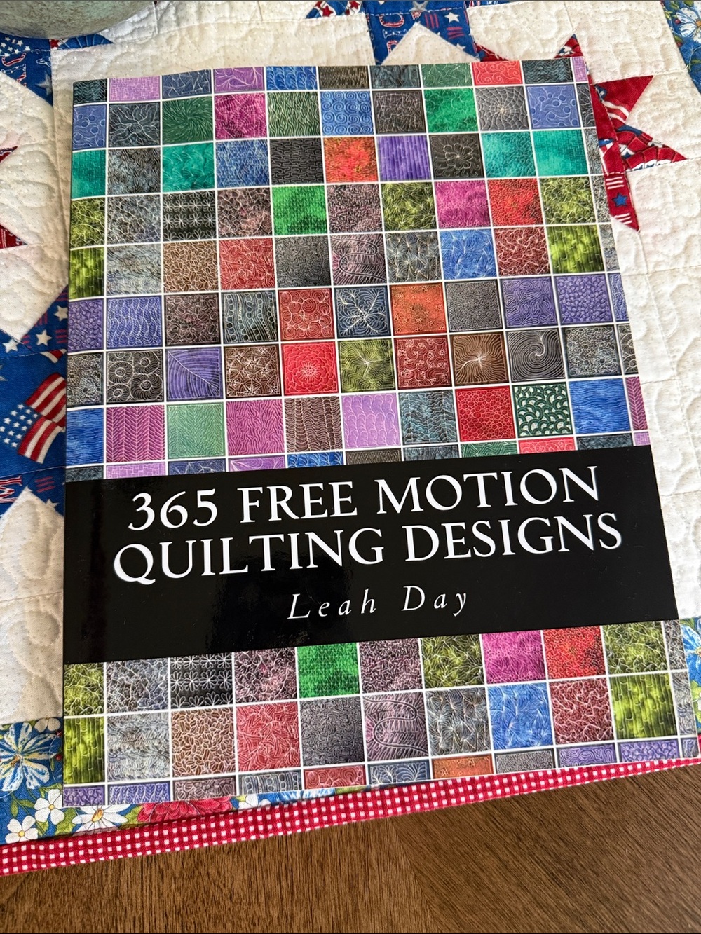 365 Free Motion Quilting Designs — Multi Color Cover